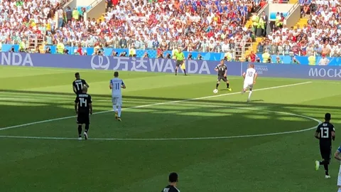 穆勒创纪录助力拜仁连战连胜