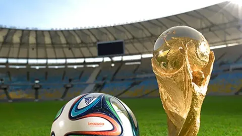 《重返光辉岁月：重温20年后《侠盗猎车手：罪恶都市》的璀璨霓虹之旅》