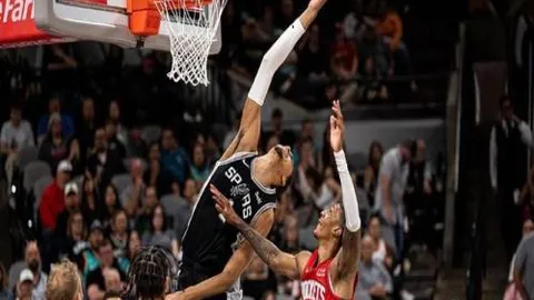 罗马迎战AC米兰意甲第3轮前瞻：卢卡库与迪巴拉锋线搭档引关注